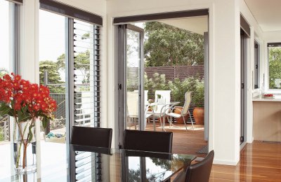 Signature bi-fold doors (screens N/A) & Louvre fixed window (without screens)