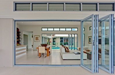 Signature bi-fold doors (screens N/A) & Louvre hi-lite (including screens)