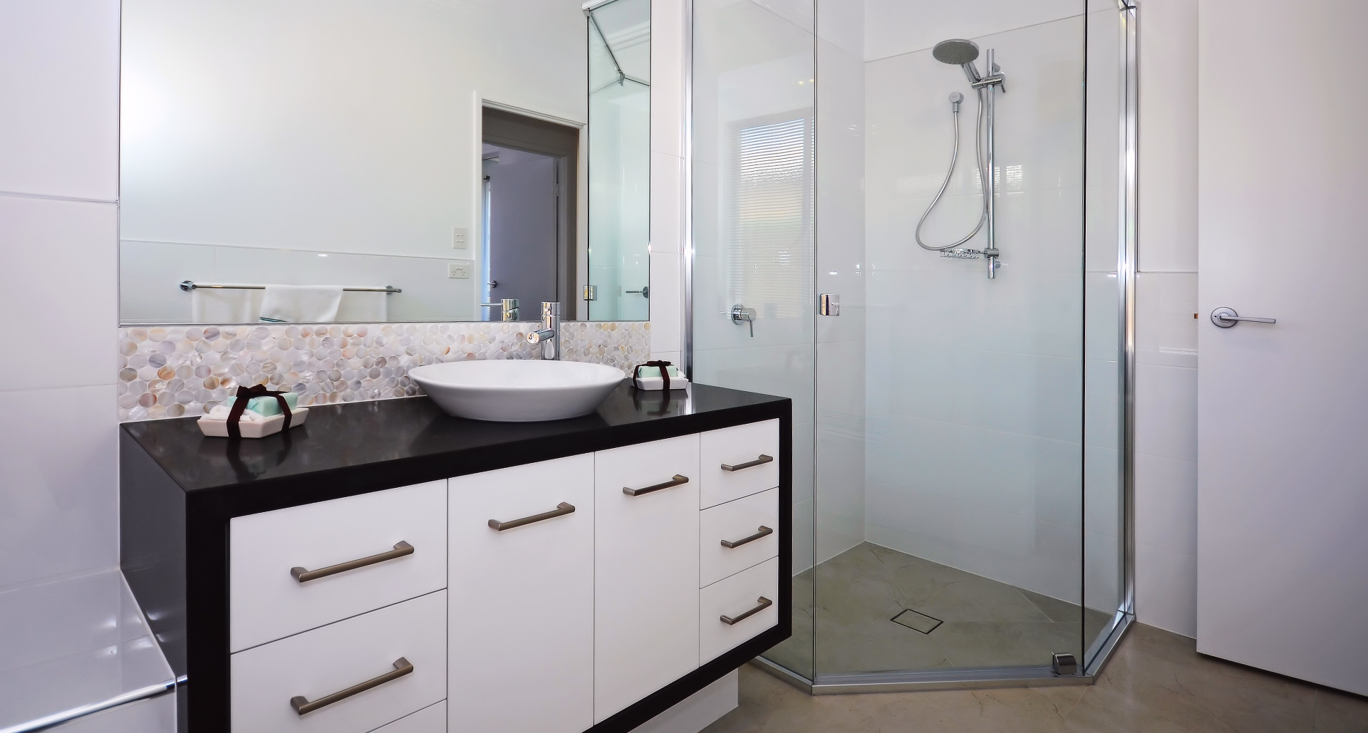 Bathroom Windows Adelaide statesman windows adelaide Bathroom Windows Adelaide statesman windows adelaide